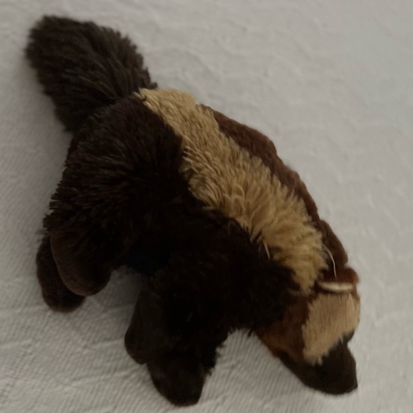 WILD stuffed Badger - Picture 4 of 7